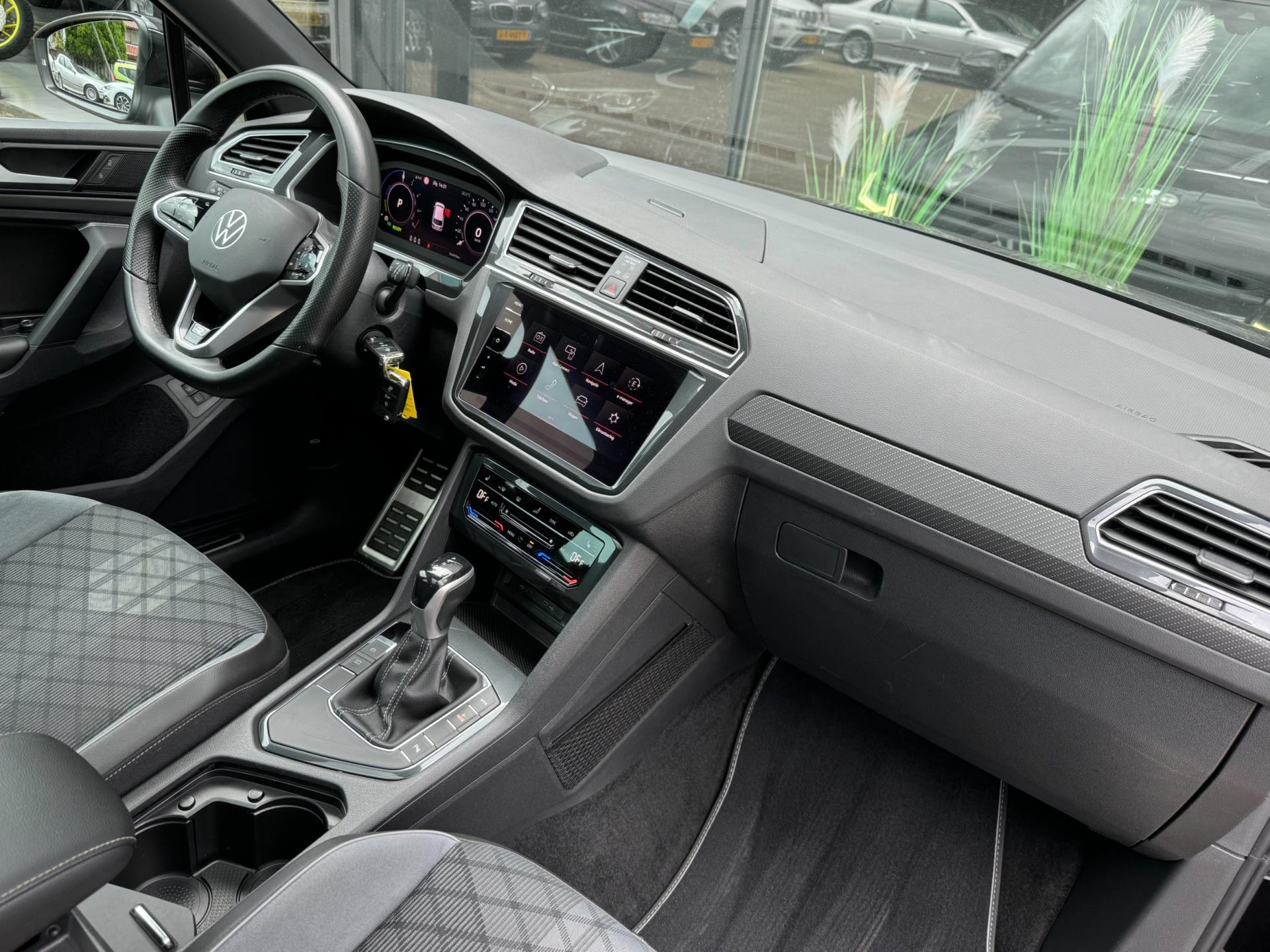 39047108-16.jpg