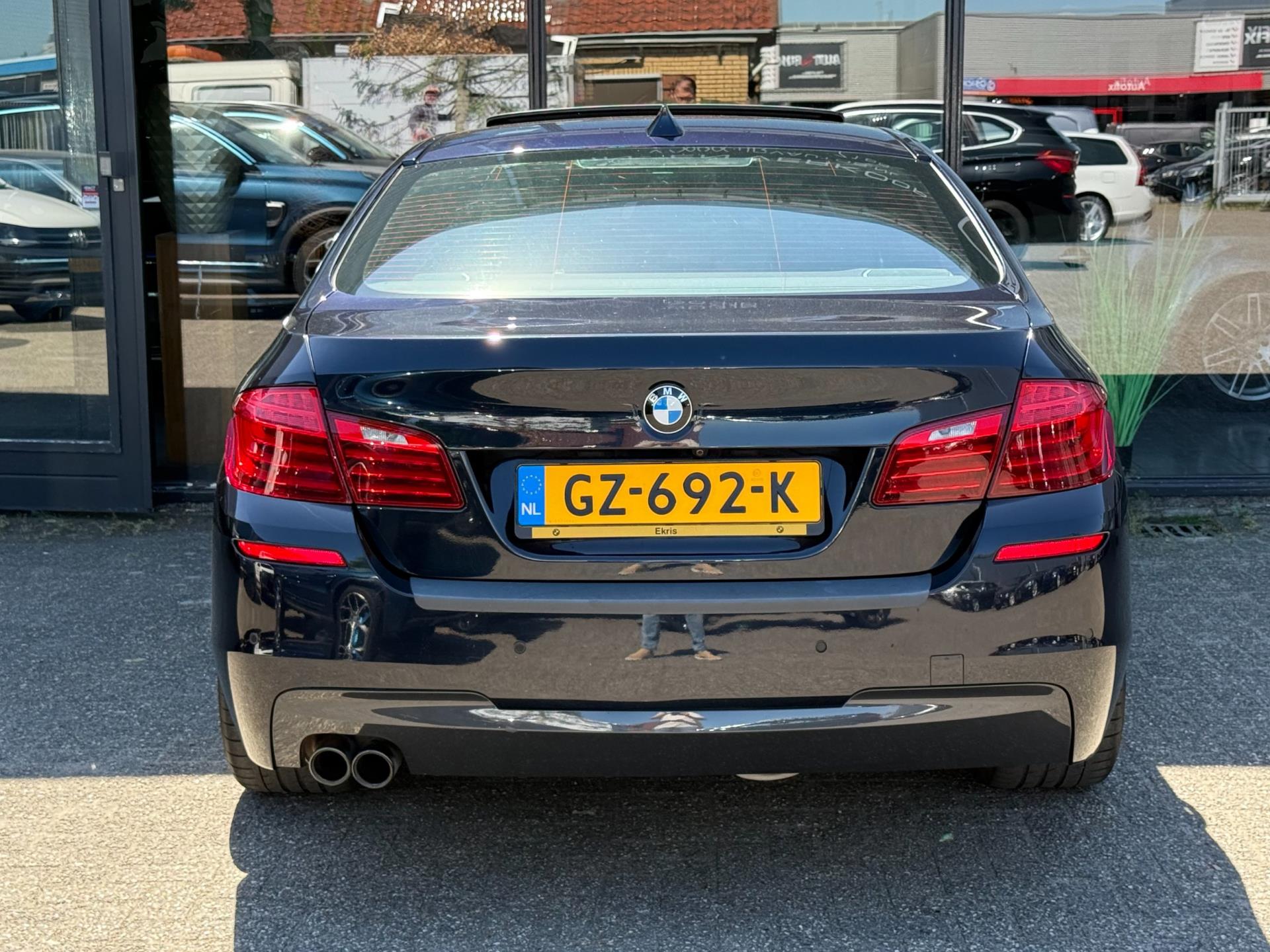 44928018-5.jpg