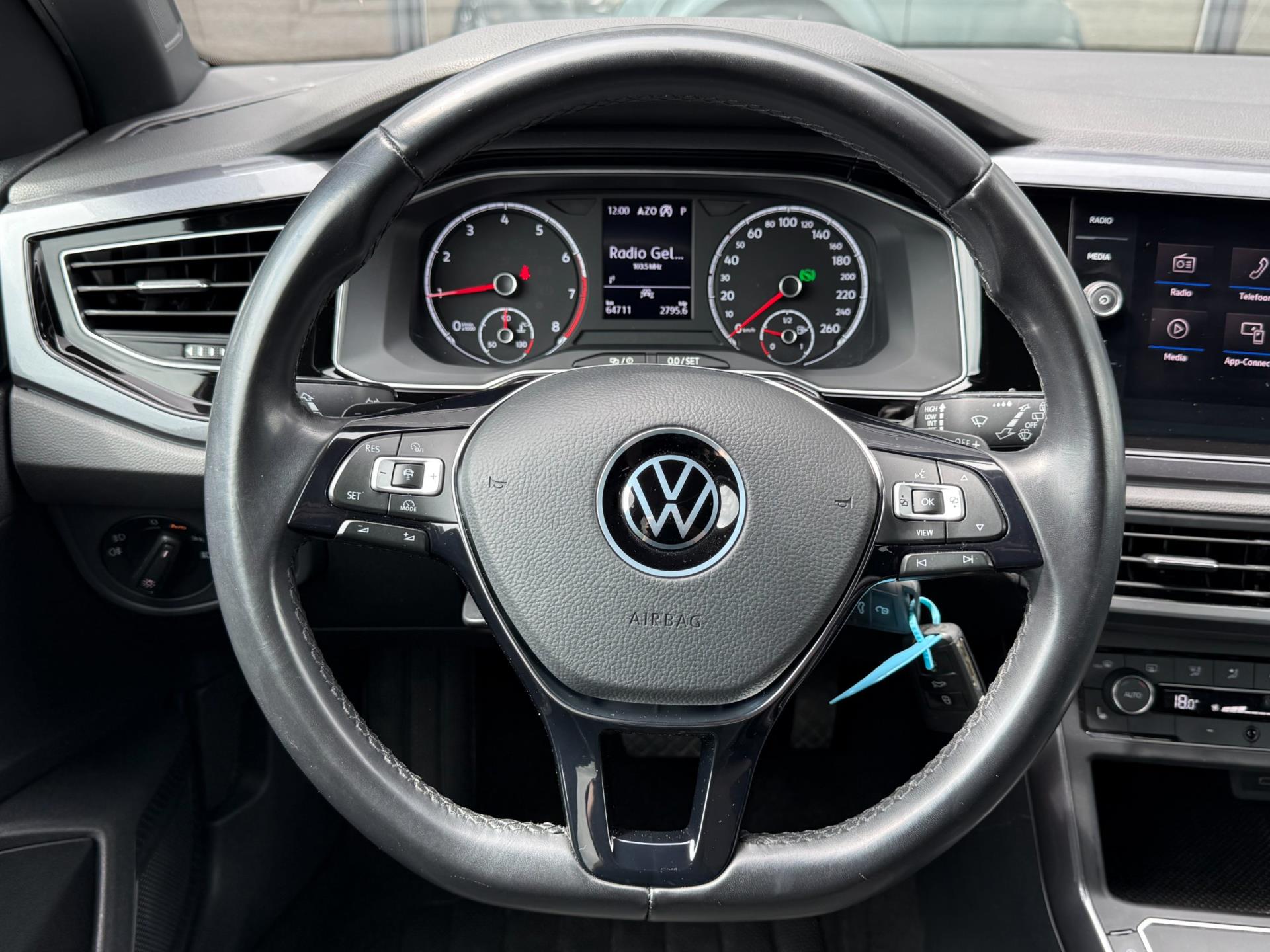 45379164-16.jpg