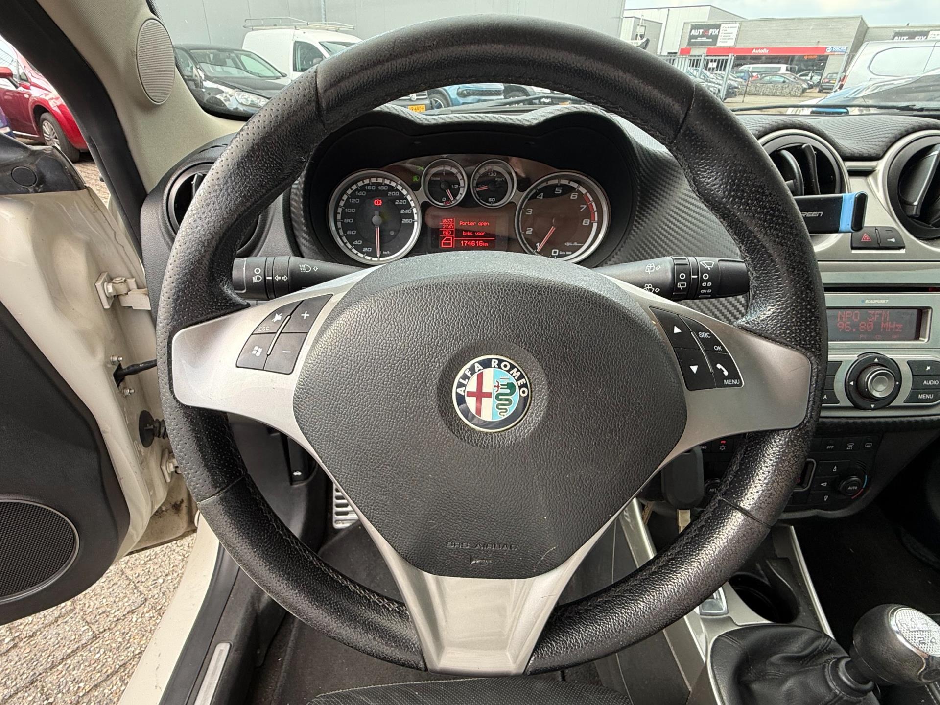 46379920-11.jpg