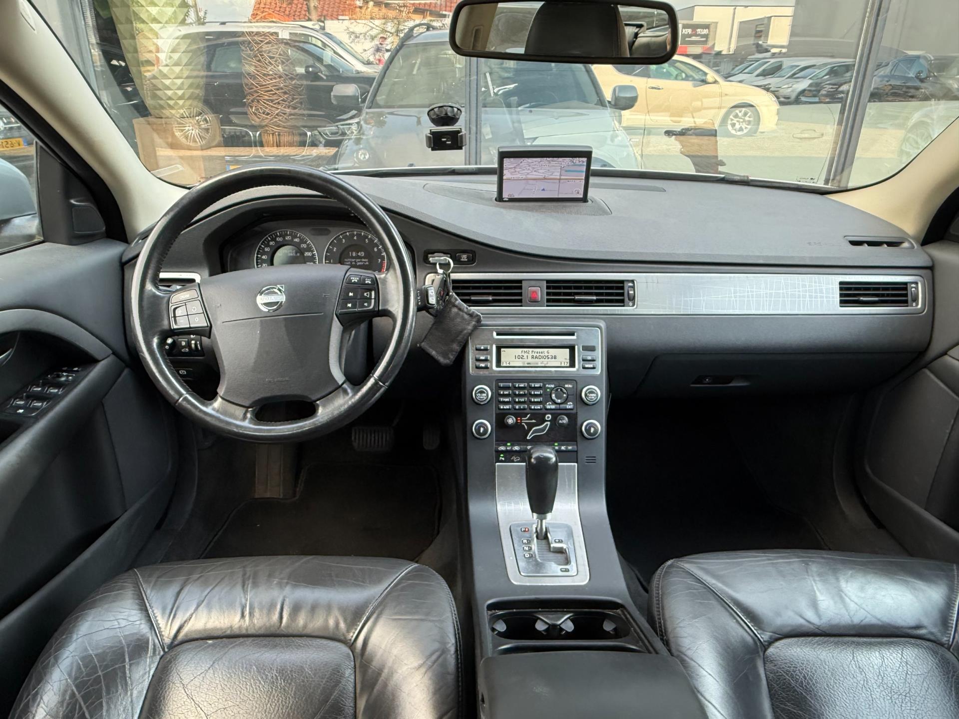 46388215-1.jpg