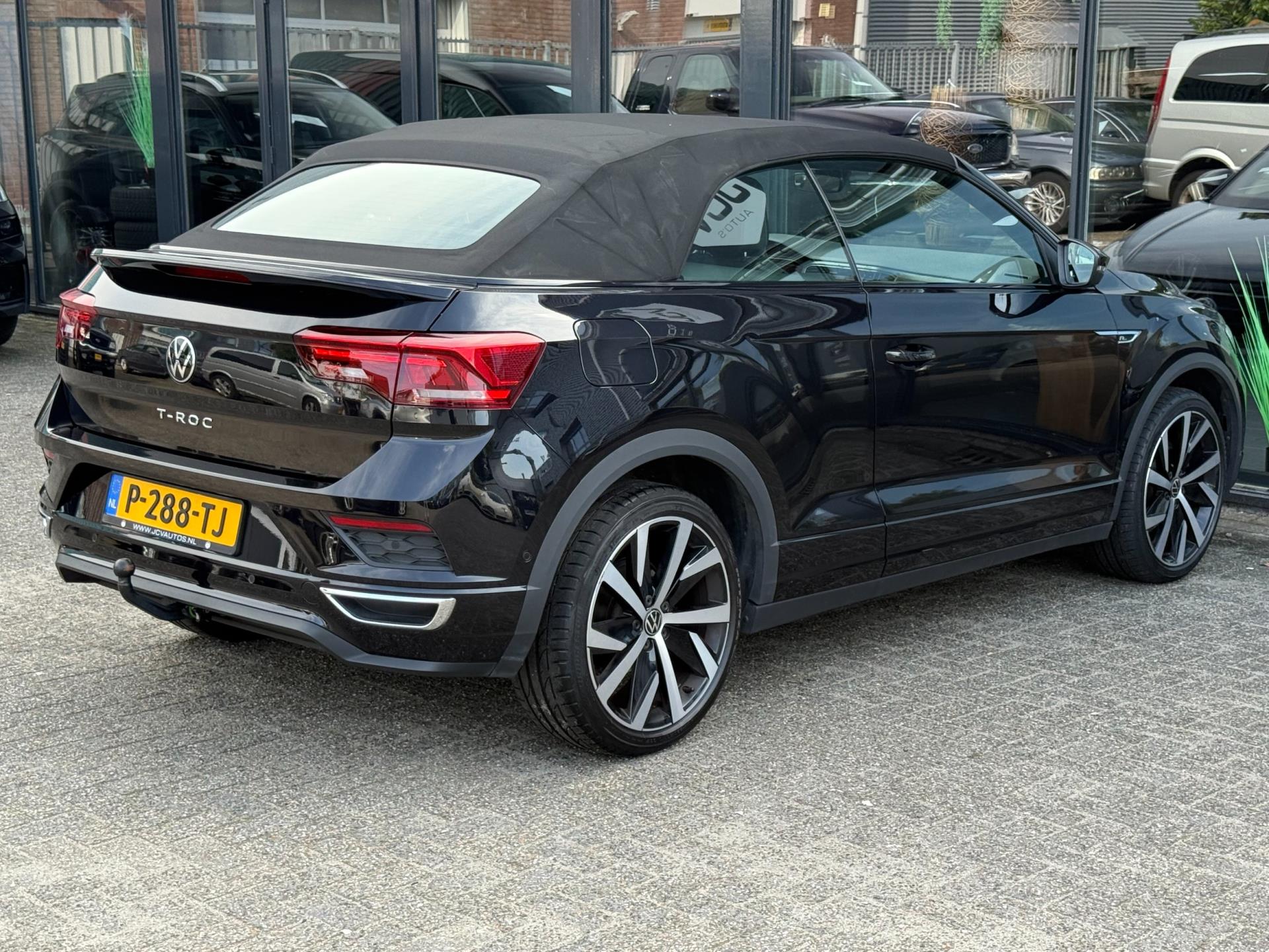 46916913-10.jpg