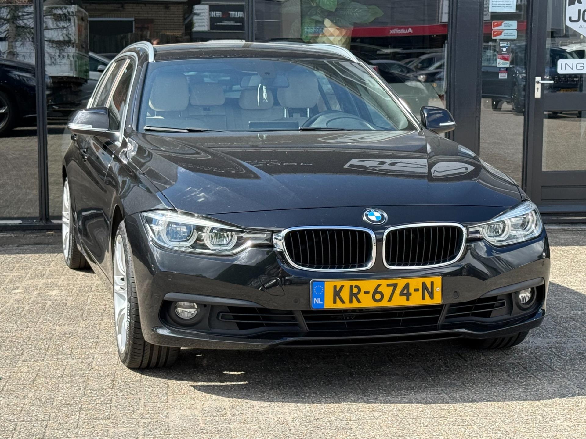 47113750-8.jpg