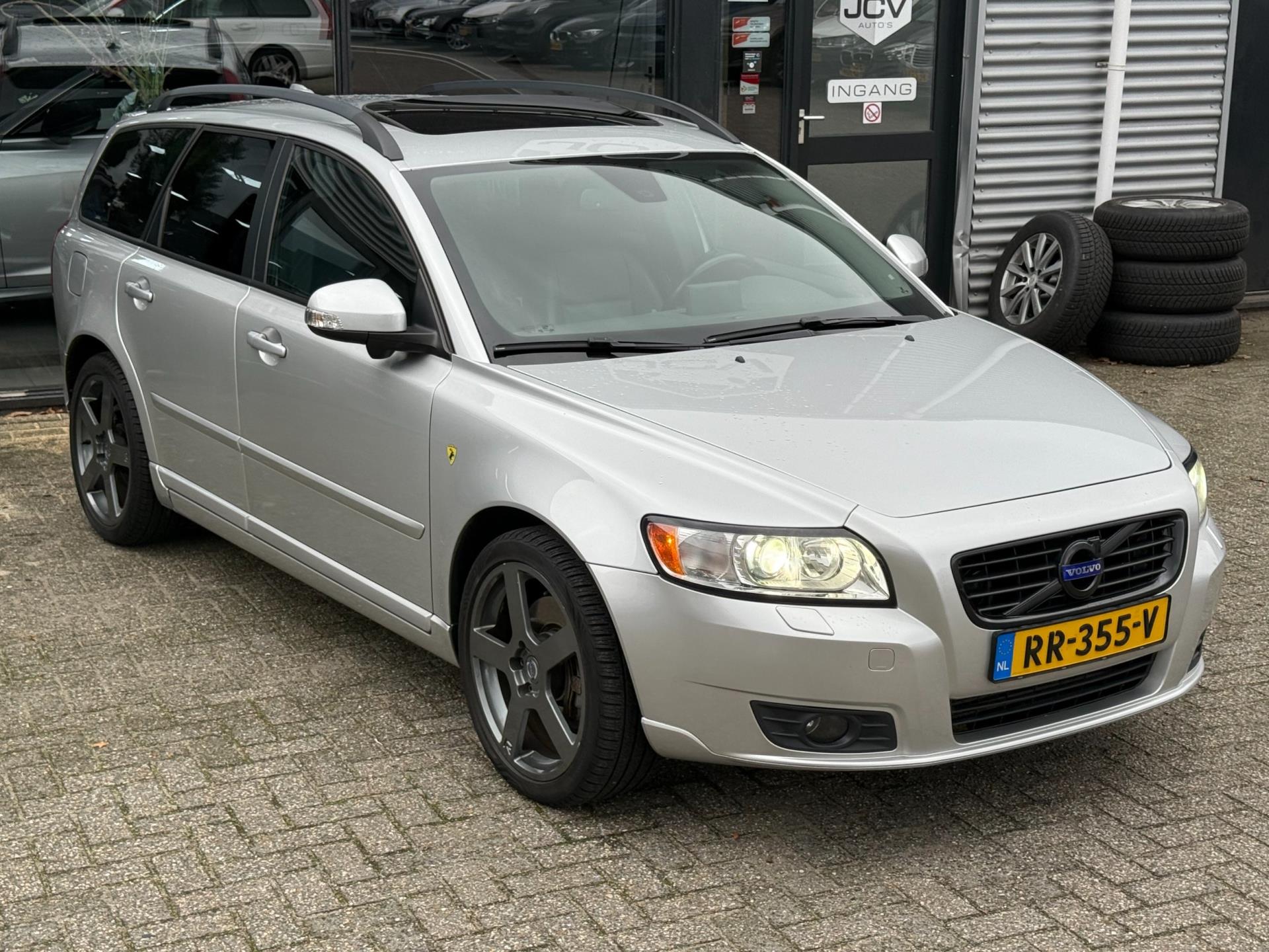 48423625-9.jpg