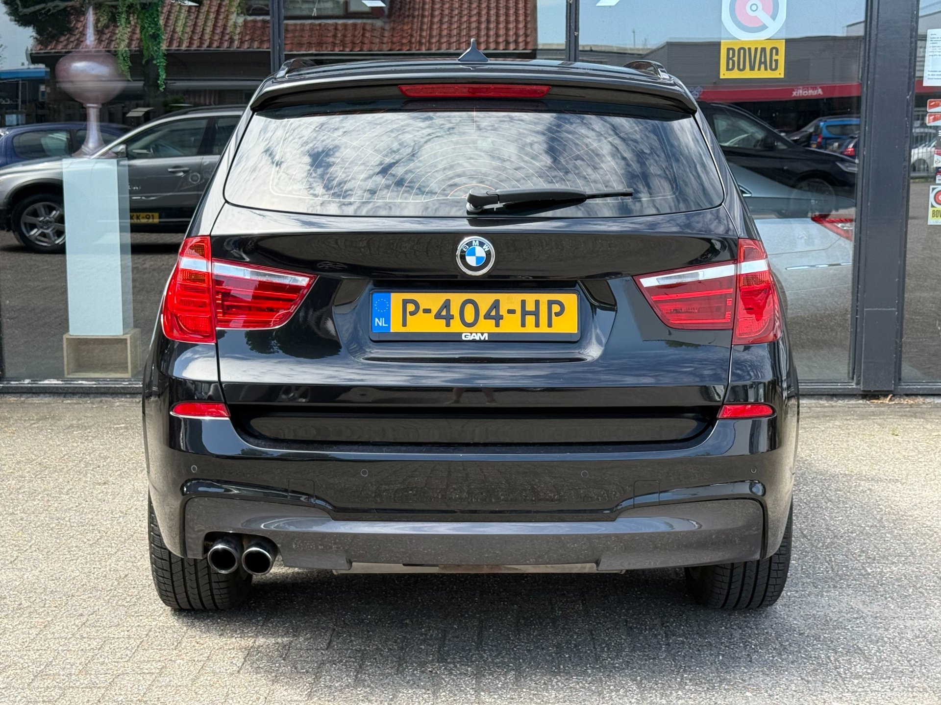 54516216-4.jpg